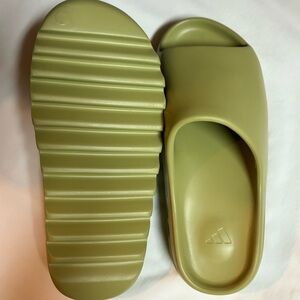 YEEZY Slide Men’s Size 12 in Resin
